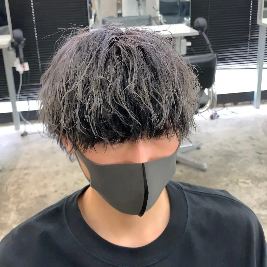 ショート カラー パーマ メンズ メンズブリーチ メンズパーマ ブリーチ カット ヘアカラー パーマ メンズ特化美容師/ 藤戸 椋のヘアスタイル