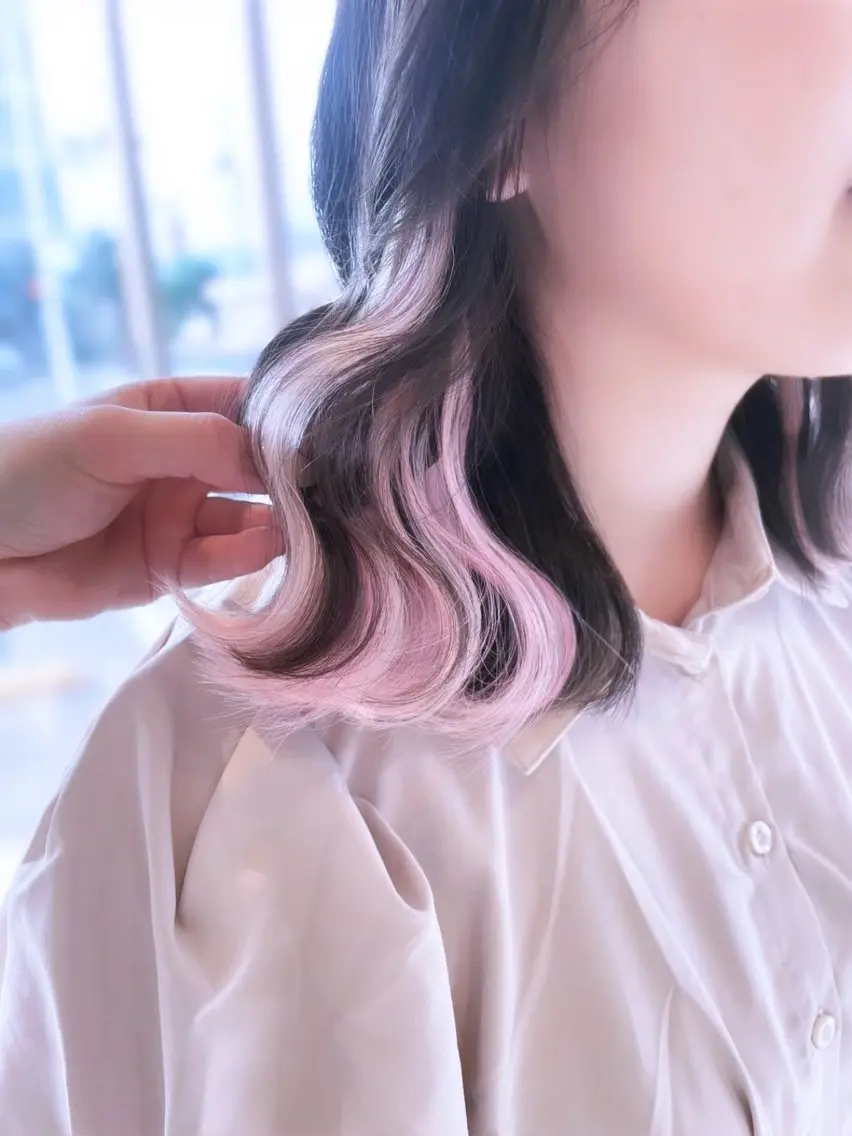 ミディアム カラー ブリーチ 透明感カラー インナーカラー ピンクカラー ヘアカラー 𝐄𝐀𝐑𝐓𝐇 / 𝐚𝐤𝐢🎀のヘアスタイル