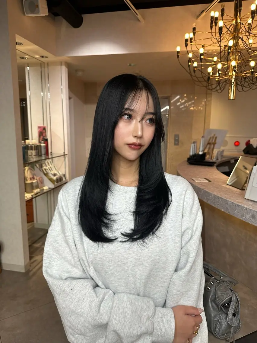 ロング カラー 韓国/レイヤー/ 透明感🩶ひかる🩶のヘアスタイル