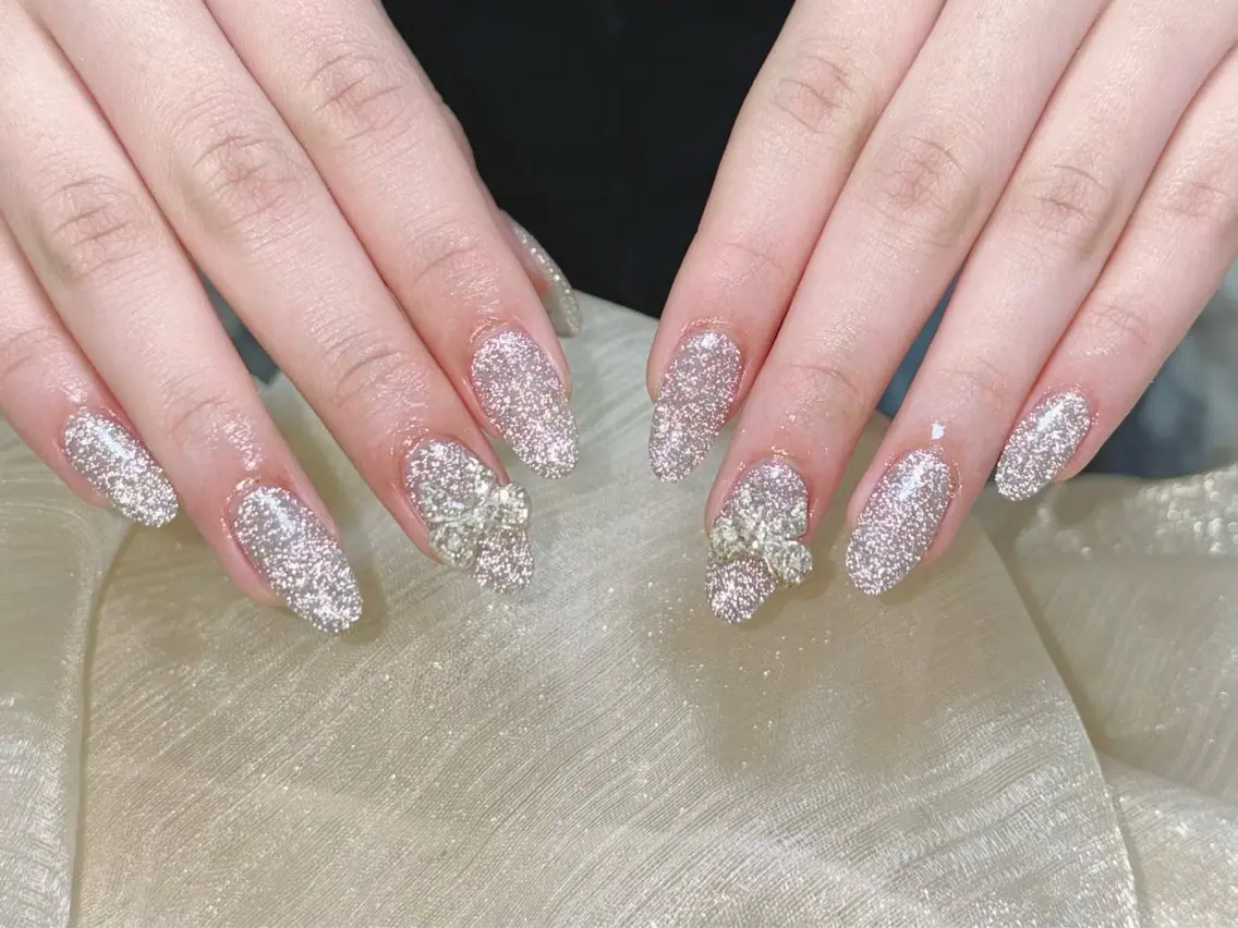 ネイル オーロラネイル チークネイル フレンチネイル ジェルネイル ガラスフレンチ ハンドネイル ハンドケア Nail Jolieのネイルデザイン