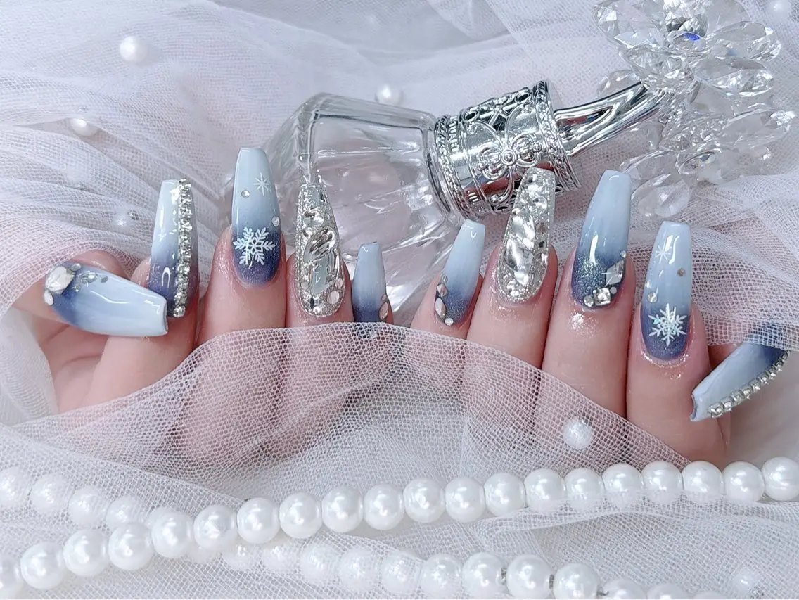 ネイル Minéa nailのネイルデザイン