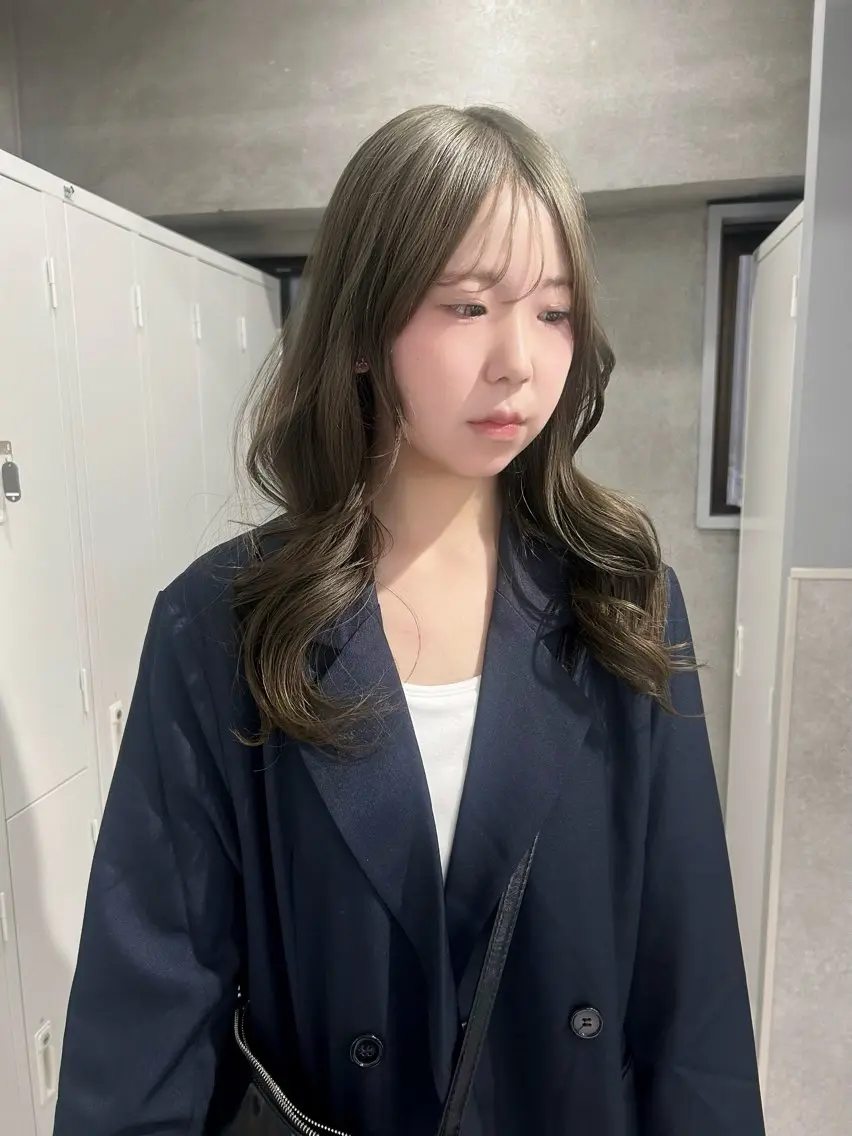 カラー ヘアカラー Akari🧬レイヤ ー/ハイトーン/天神のヘアスタイル