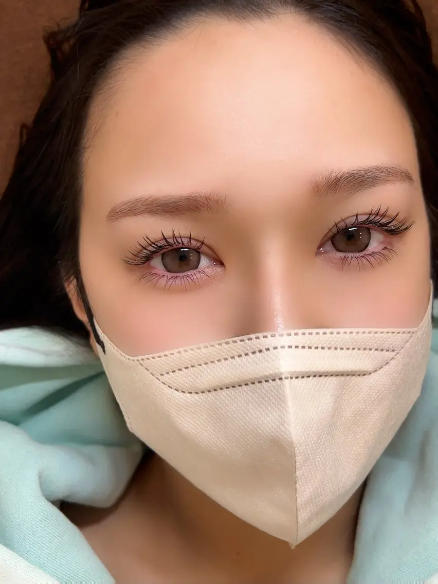 24歳以下限定クーポン！フラットラッシュ１時間付け放題♡120本保証！LEDグルー変更+1000円✨🌈月曜日水曜日限定の写真