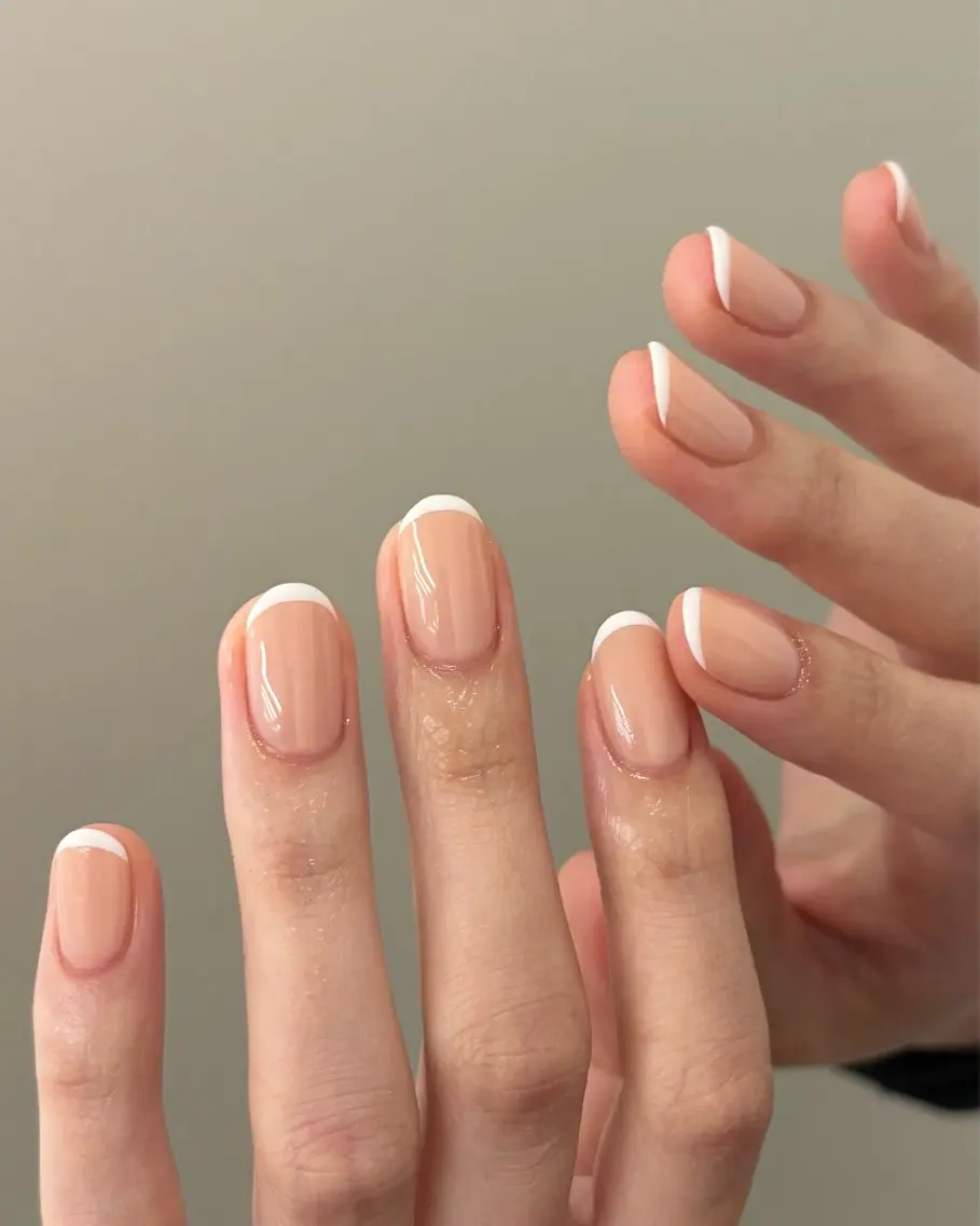 【ご新規さま限定クーポン✨】オフなし french nail(ベースカラーあり)の写真