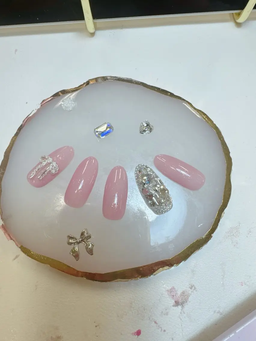 ネイル 成人式 長さ出し フレンチネイル ジェルネイル ガラスフレンチ ハンドネイル Queeens nailのネイルデザイン