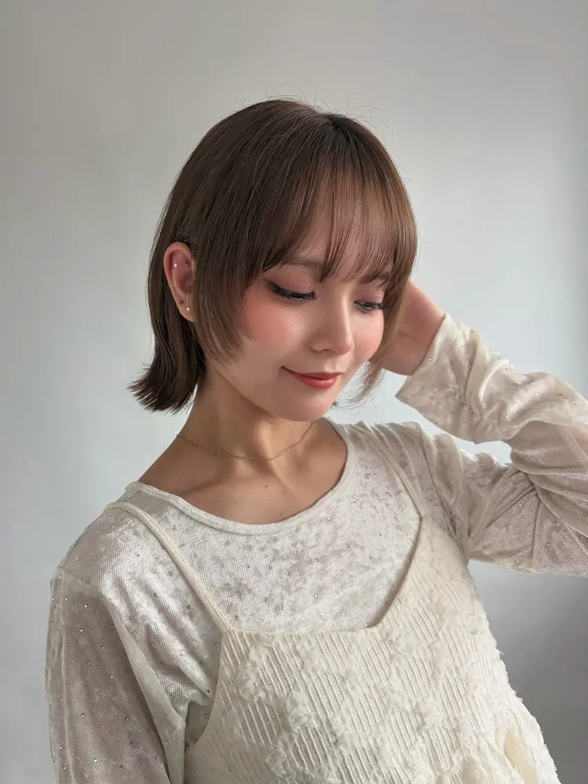 ショート カラー ボブレイヤー ボブ レイヤーカット 小顔カット 外ハネヘア カット ヘアカラー トリートメント ボブ/地毛風縮毛矯正 茉青🤍新宿代々木のヘアスタイル
