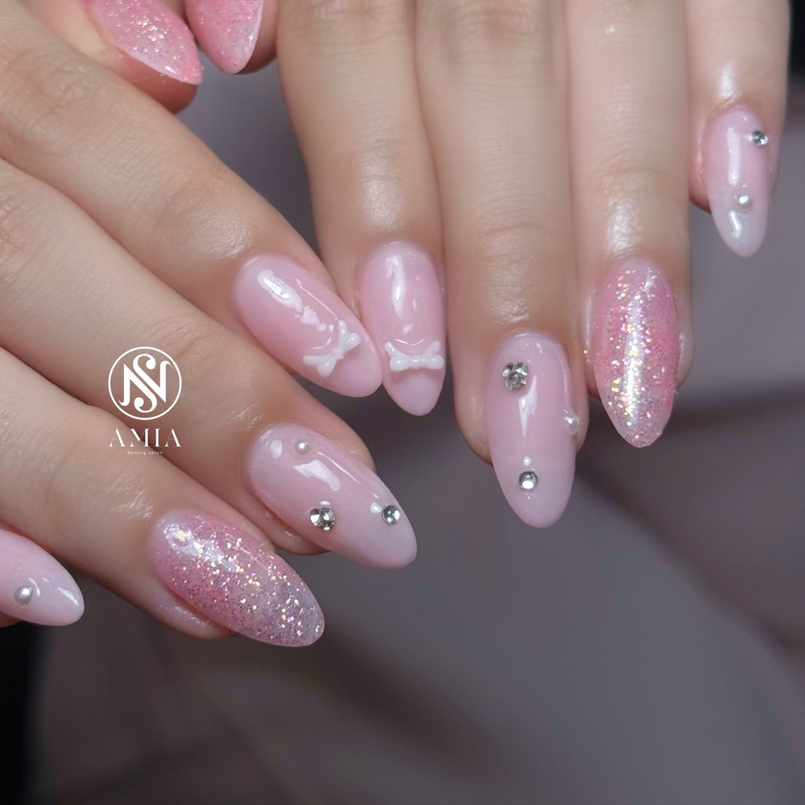 セミロング ハンドネイル 🌟AMIA BEAUTY🌟のネイルデザイン
