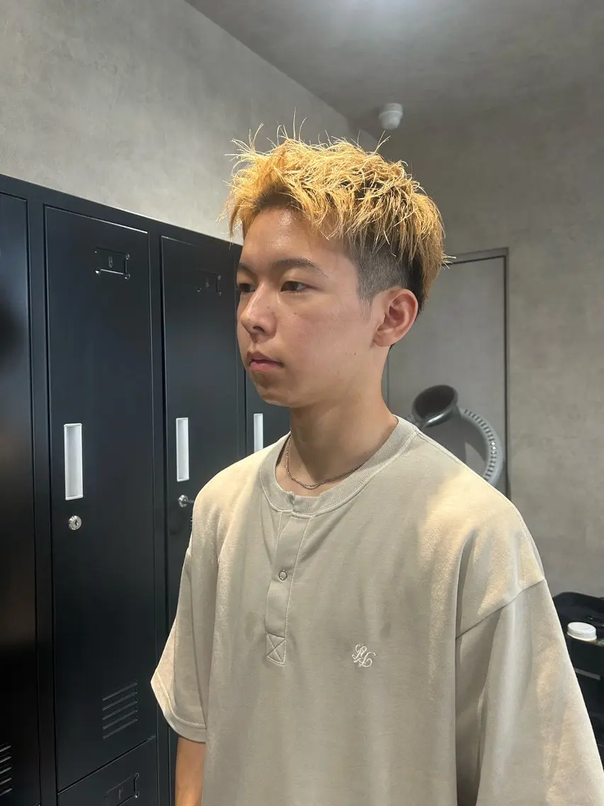 ショート メンズ アップバング 刈り上げ カット 《.Xian》リク/ 艶カラー✨カット✂️のヘアスタイル
