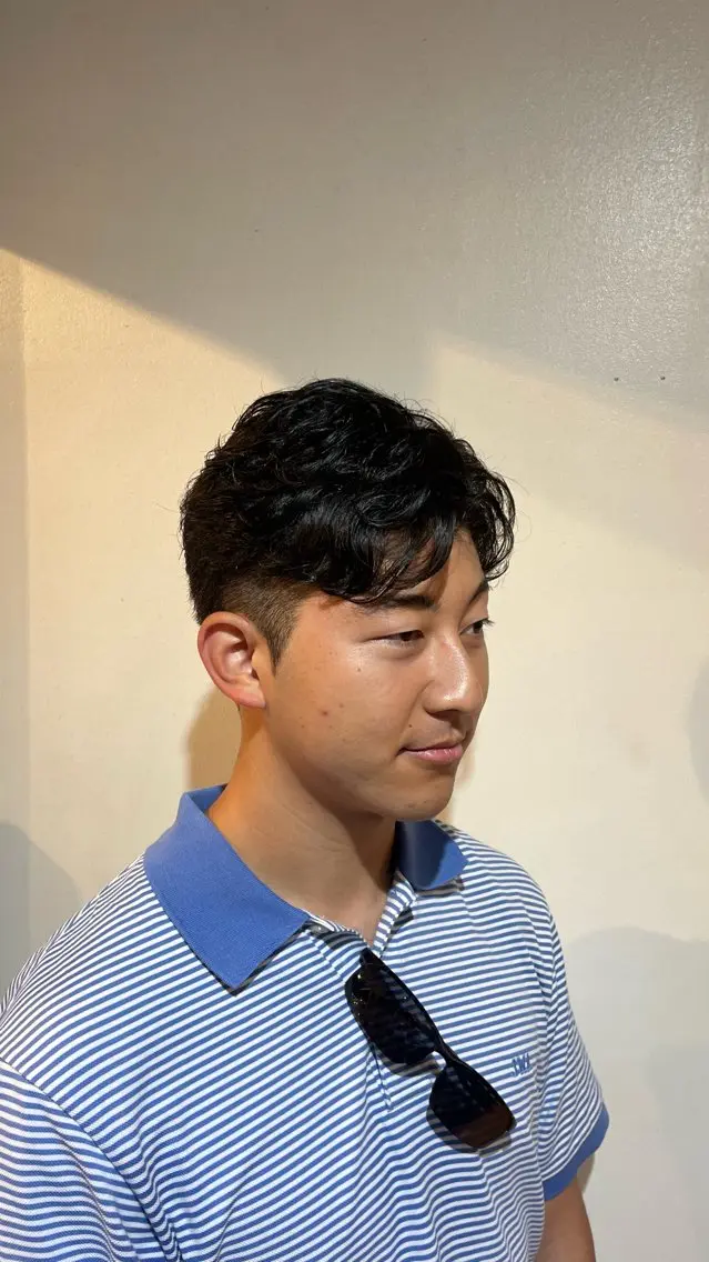 パーマ メンズ フェザーパーマ メンズパーマ ニュアンスパーマ パーマ イエムラ ミクのヘアスタイル