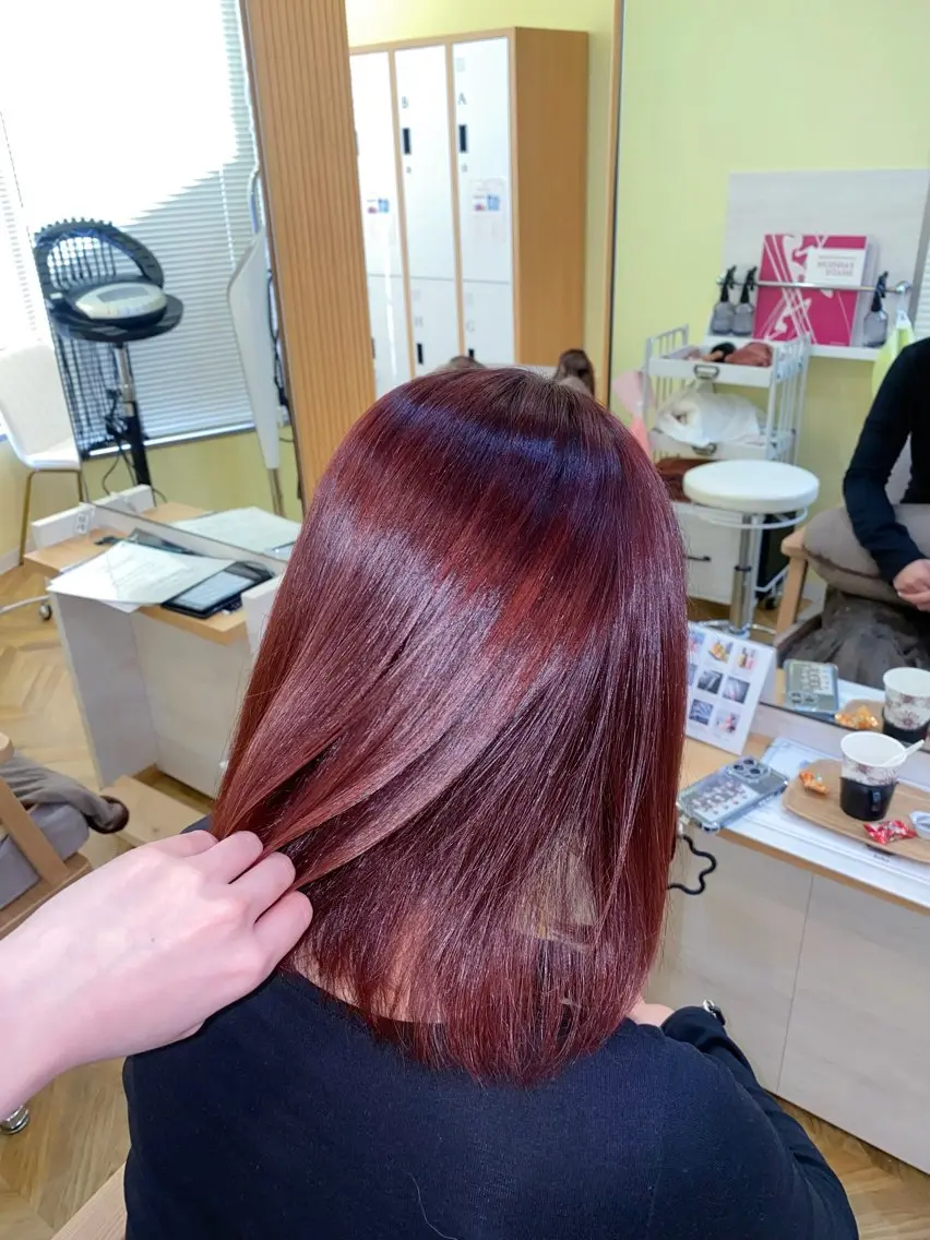ミディアム カラー ブリーチ ダブルカラー ブリーチなしカラー レッドカラー カット ヘアカラー トリートメント 南上 野々佳のヘアスタイル