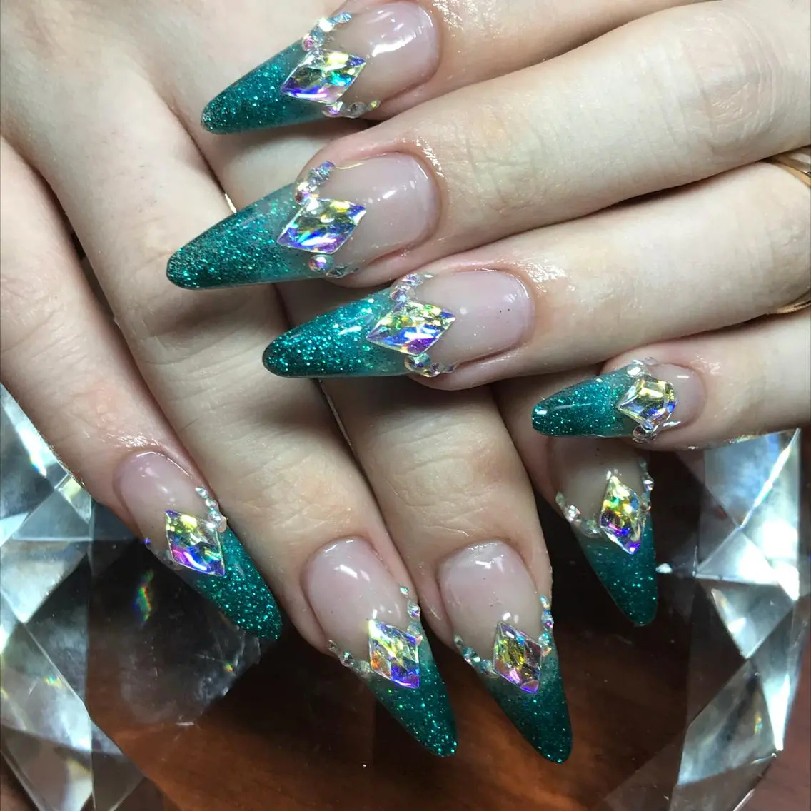 ロング ネイル フレンチネイル ハンドネイル 《LB》ラブリエ Nail&eyeのマツエク・マツパデザイン