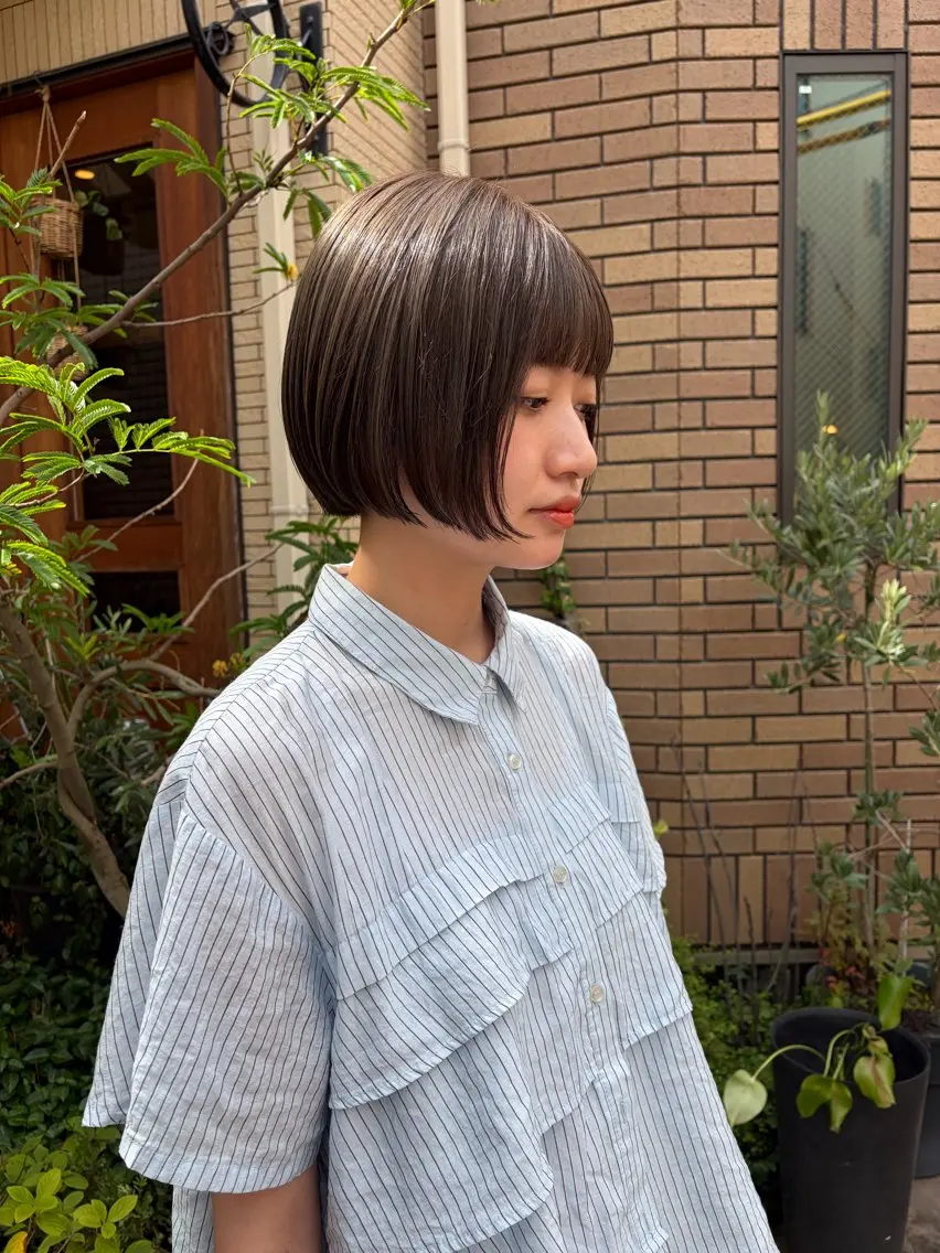 ショート ボブ カット ヘアカラー かつやま めいのヘアスタイル