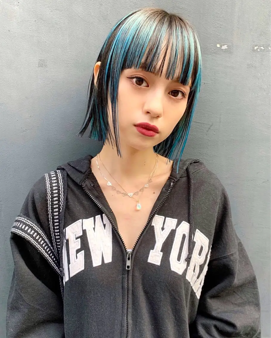 ショート カラー カット ヘアカラー トリートメント ブリーチ🫴 ボブ✍️レイヤーのヘアスタイル