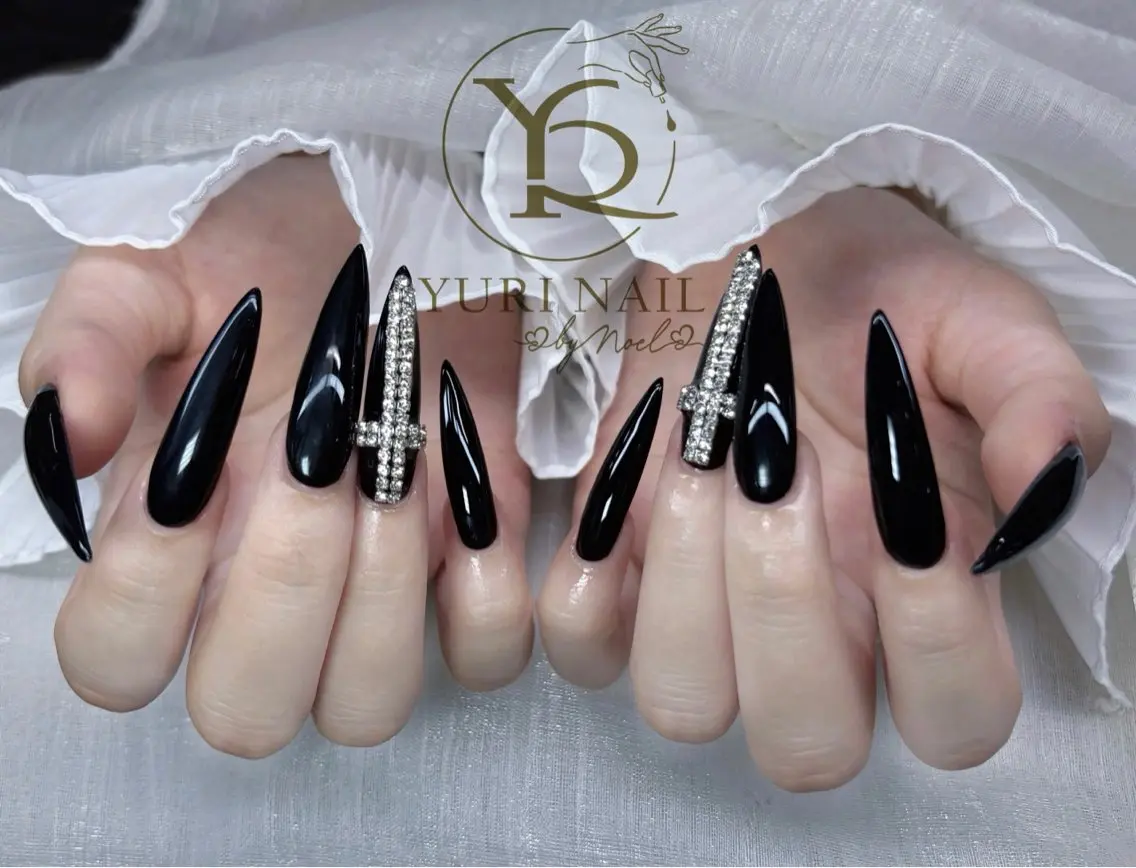 ネイル オーロラネイル ブルー チークネイル フットネイル フレンチネイル ハンドネイル フットネイル ハンドケア YURI Nail Funabashiのネイルデザイン