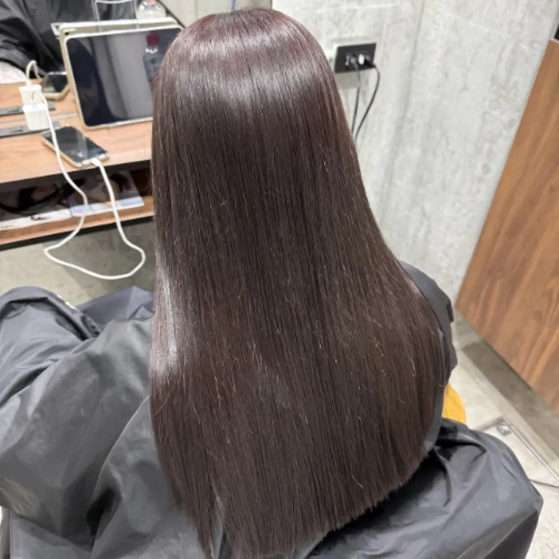 ロング カラー ダークグレー ダークグレージュ グレージュ ヘアカラー トリートメント 青木 春実のヘアスタイル