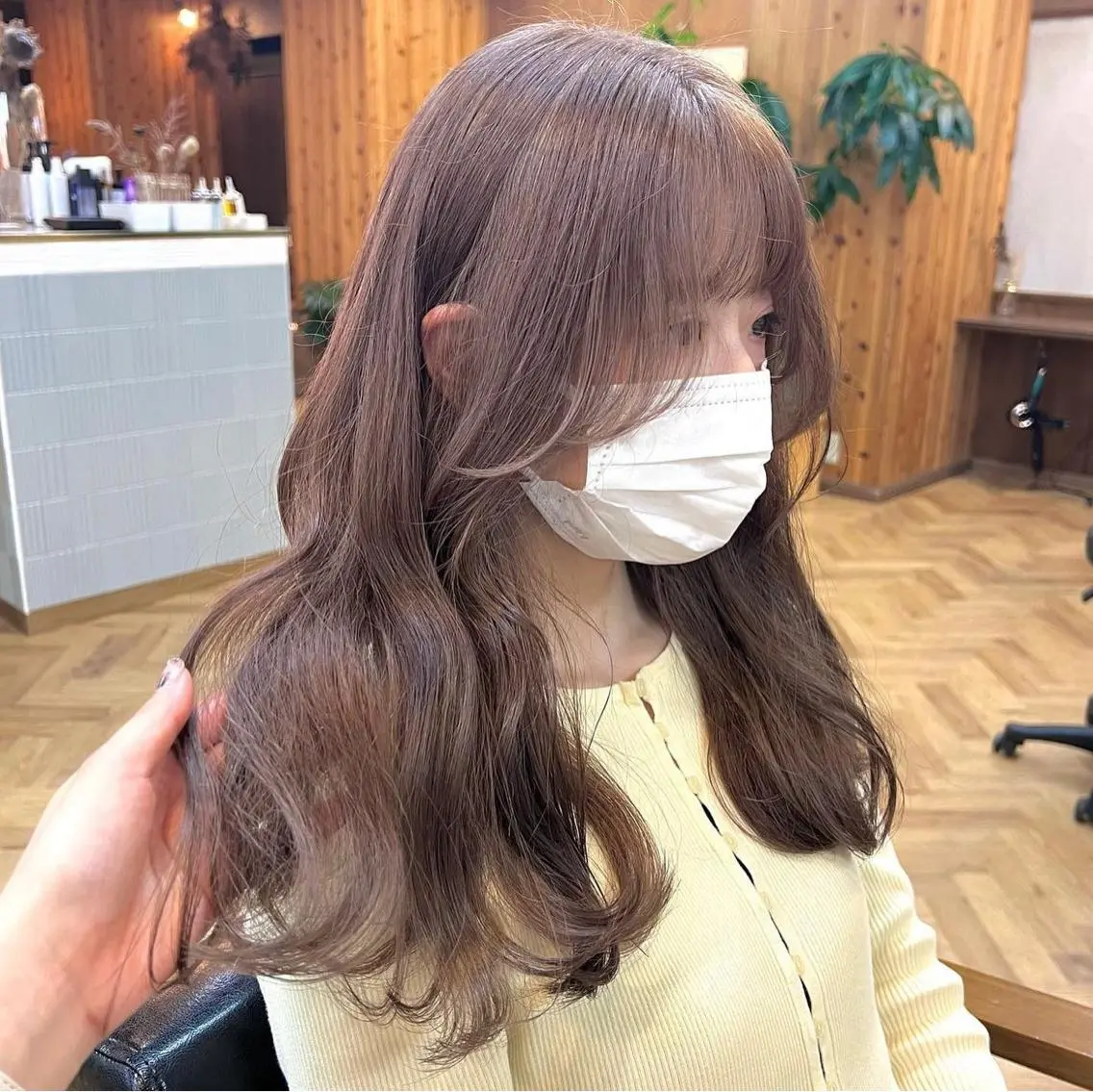 セミロング カラー パーマ ヘアアレンジ メンズ キッズ ネイル マツエク・マツパ アイブロウ カット ヘアカラー 前川 朋香のヘアスタイル