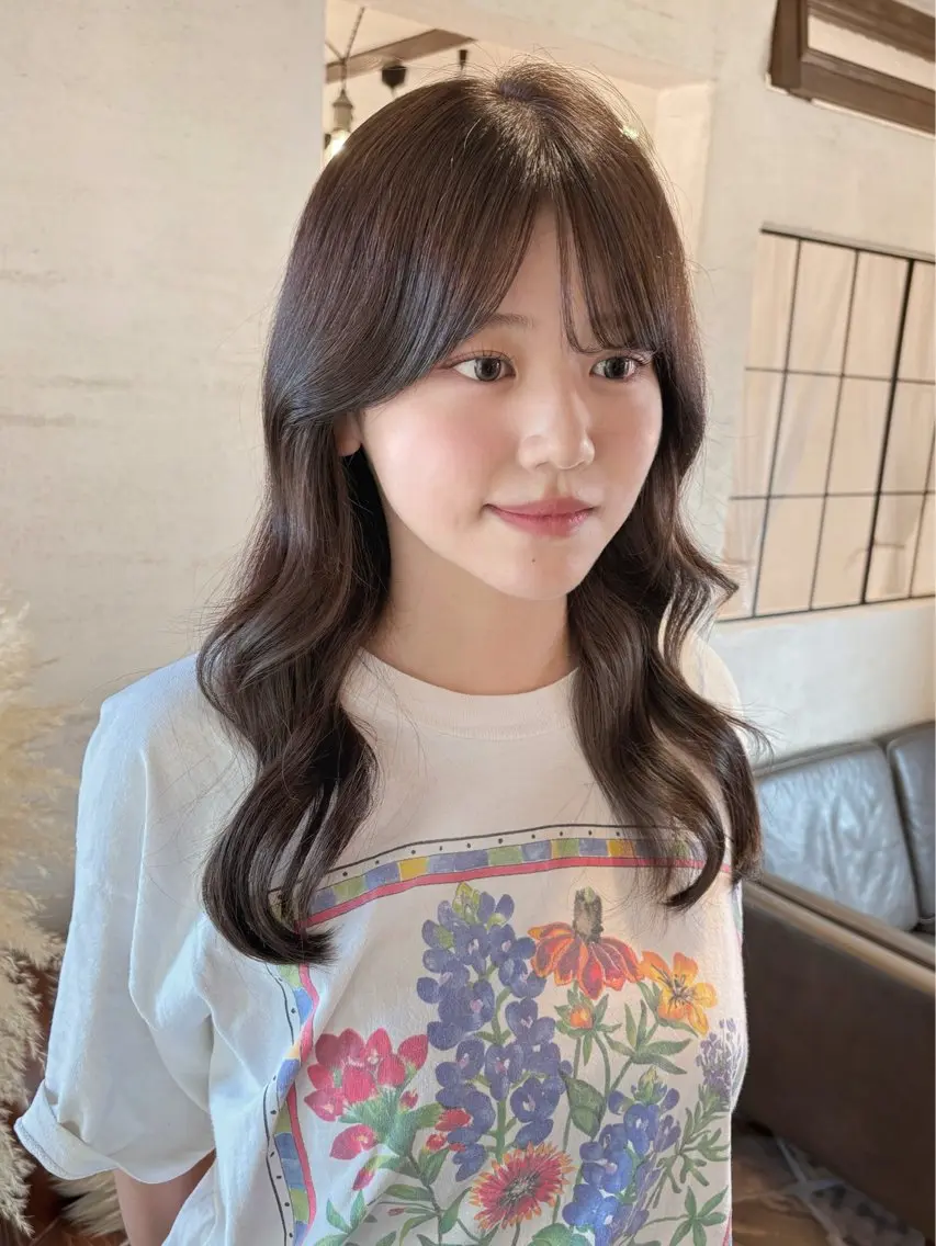 セミロング 艶感ベージュが得意♡ 田島千愛のヘアスタイル