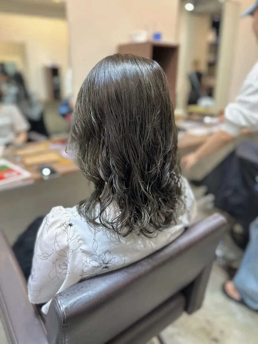 ミディアム カラー パーマ カット ヘアカラー パーマ トリートメント 平日オススメ✨ コスパ&タイパ✨山下のヘアスタイル