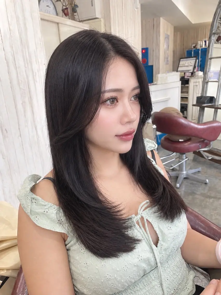ロング 顔まわりレイヤー 韓国風ヘア レイヤーカット ロング カット トリートメント 浅草🌿髪質改善 韓国風レイヤー小林のヘアスタイル