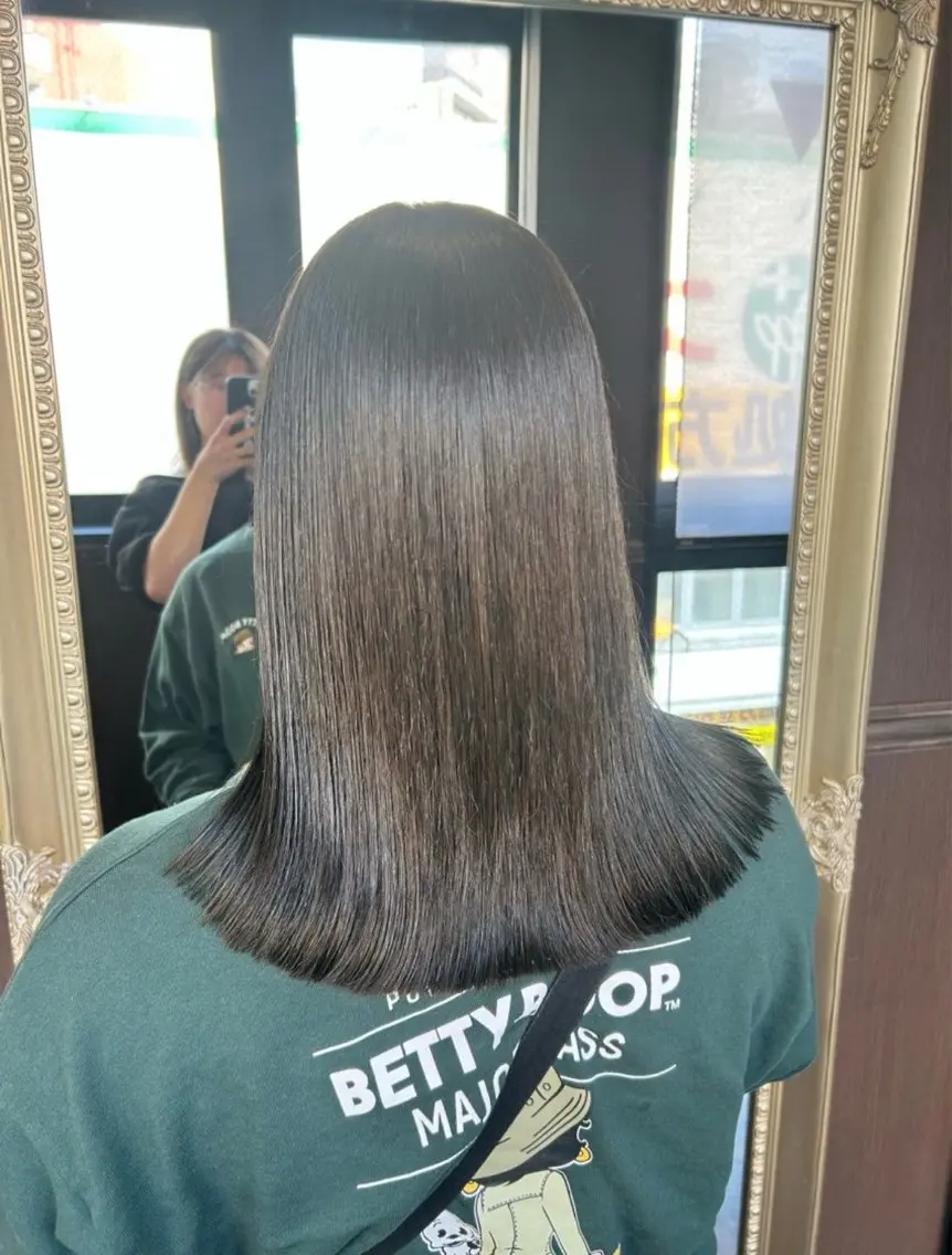 ミディアム カラー ヘアアレンジ カット ヘアカラー トリートメント 李奈🌼レイヤー/ 透明感カラーブリーチのヘアスタイル