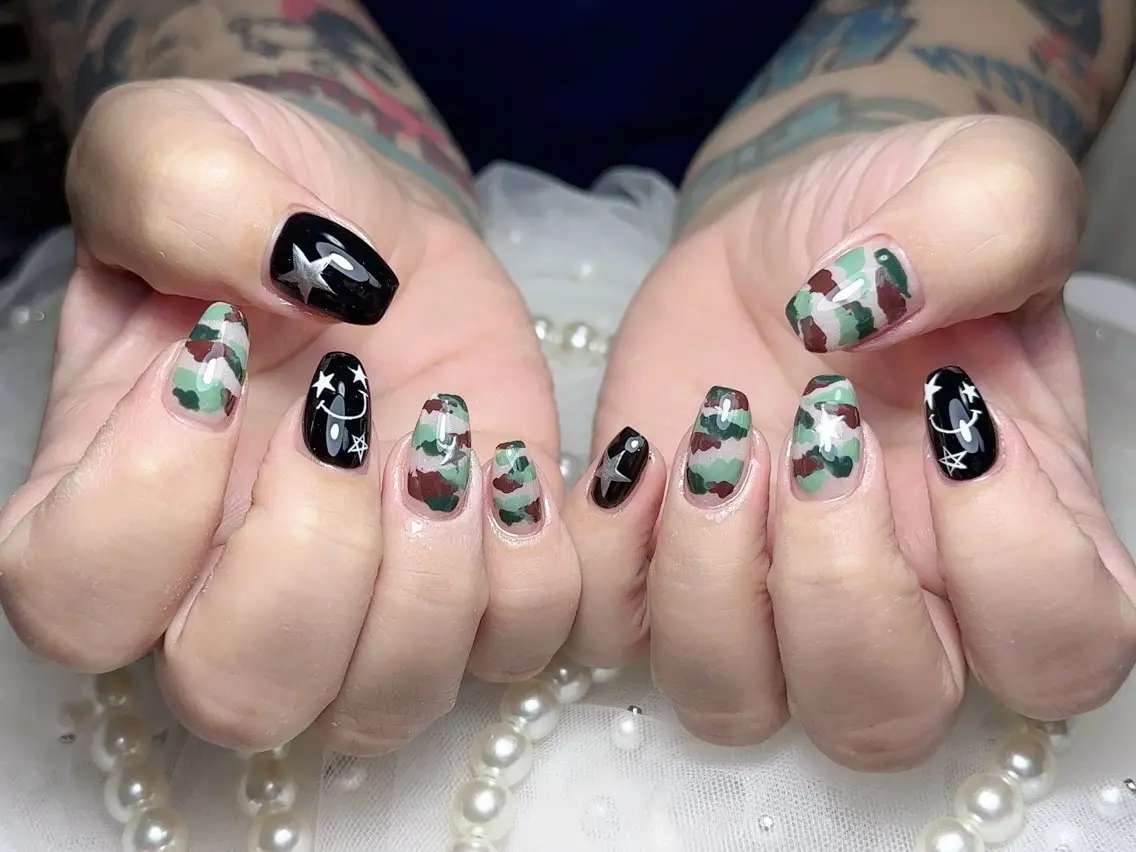 ネイル ハンドネイル NAIL CIRCLESのネイルデザイン