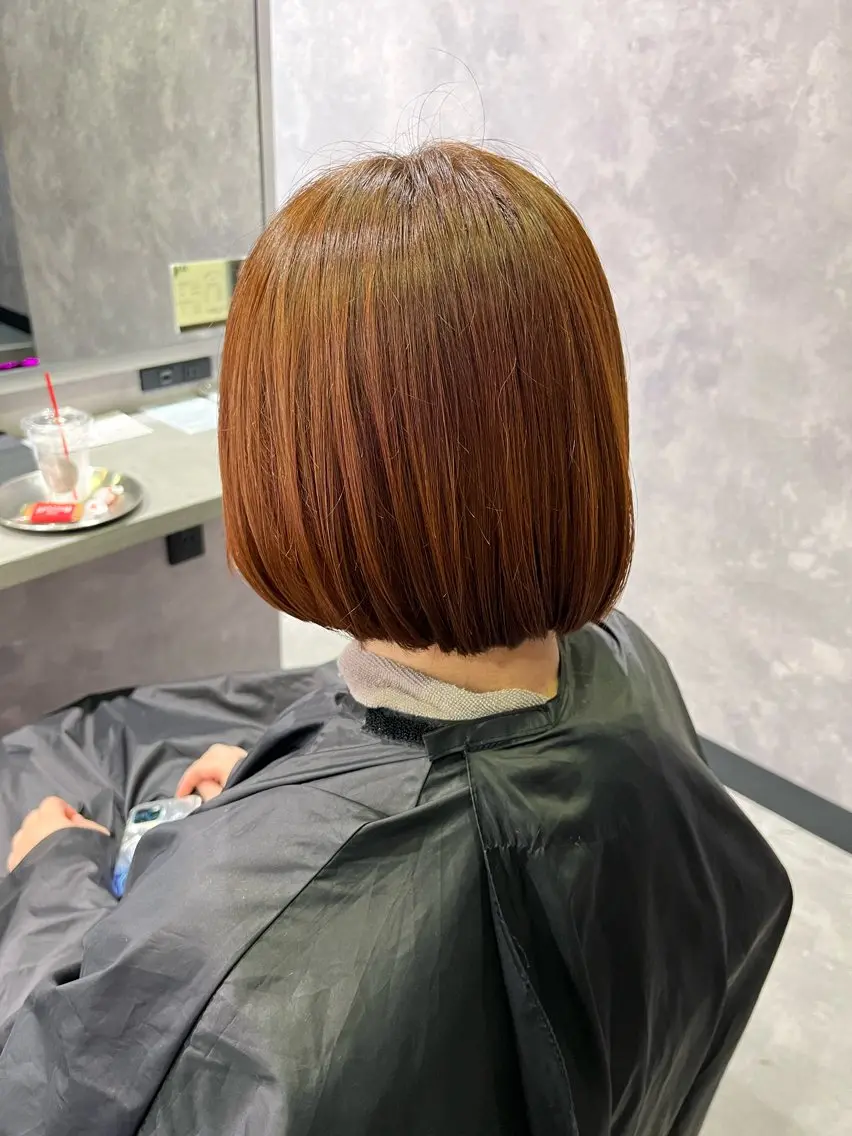 ショート カラー ブラウンカラー オレンジ オレンジブラウン カット ヘアカラー トリートメント 伊藤 由妃乃のヘアスタイル