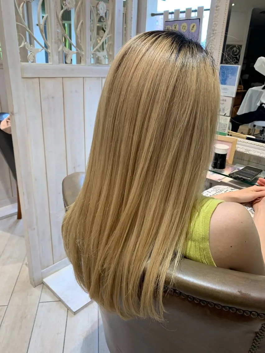 カラー 坂口 月陽のヘアスタイル