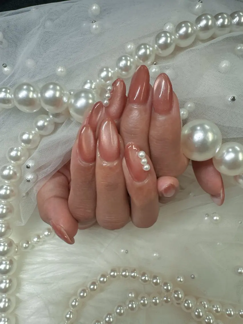 ネイル アートネイル ボルドー チークネイル ドット フットネイル ハンドネイル Queeens nailのネイルデザイン