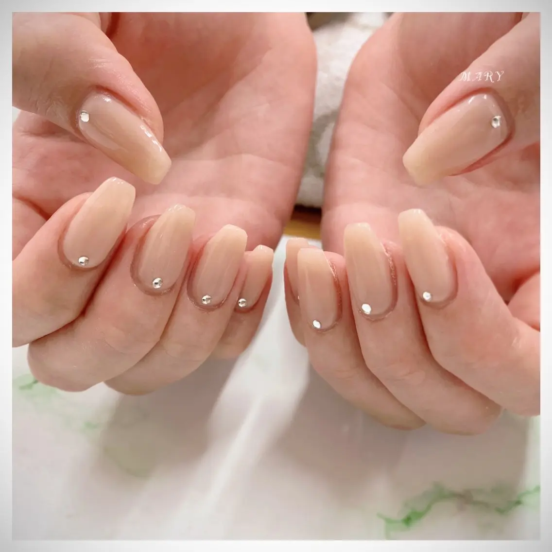 ネイル ニュアンスネイル オフィスネイル ワンカラーネイル シンプルネイル スクエアネイル ハンドネイル Mary nail .narumiのネイルデザイン