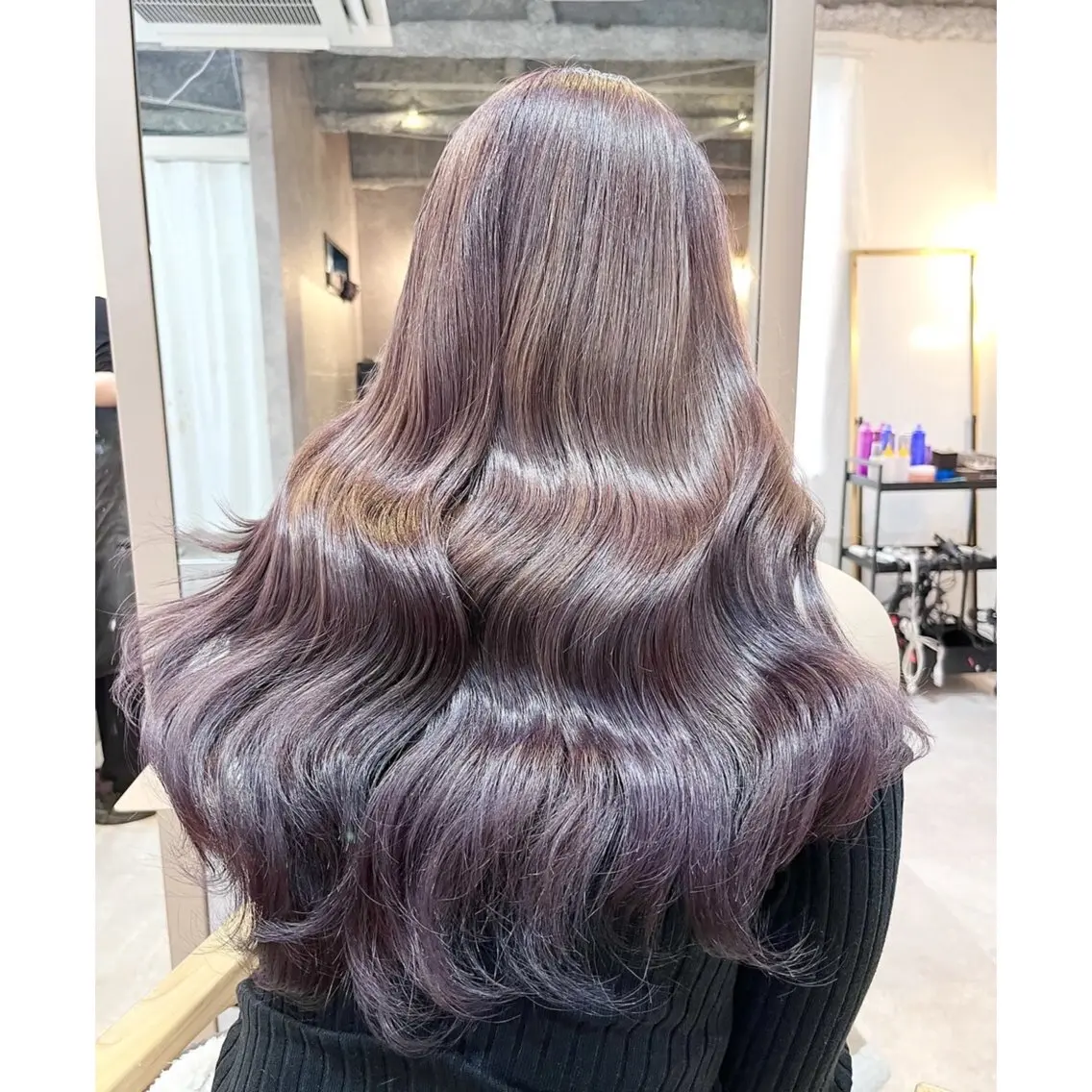 ロング カラー ブリーチ グレージュ ラベンダーカラー ラベンダーグレージュ ラベンダーグレー 🐈‍⬛momo🐾 ブリーチ・Wカラーのヘアスタイル
