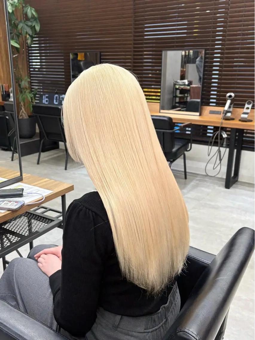 ロング カラー ブリーチ 抜きっぱなしブロンド ブロンド ヘアカラー ENA💗NEXT /ハイトーンエクステのヘアスタイル