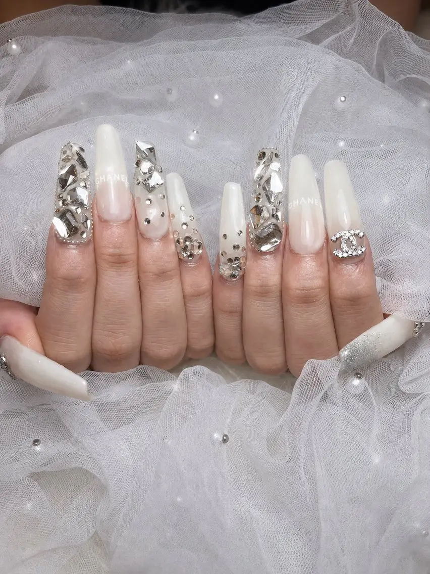 ネイル 長さ出し ハンドネイル 🦋MAI🦋 ICON NAILのネイルデザイン