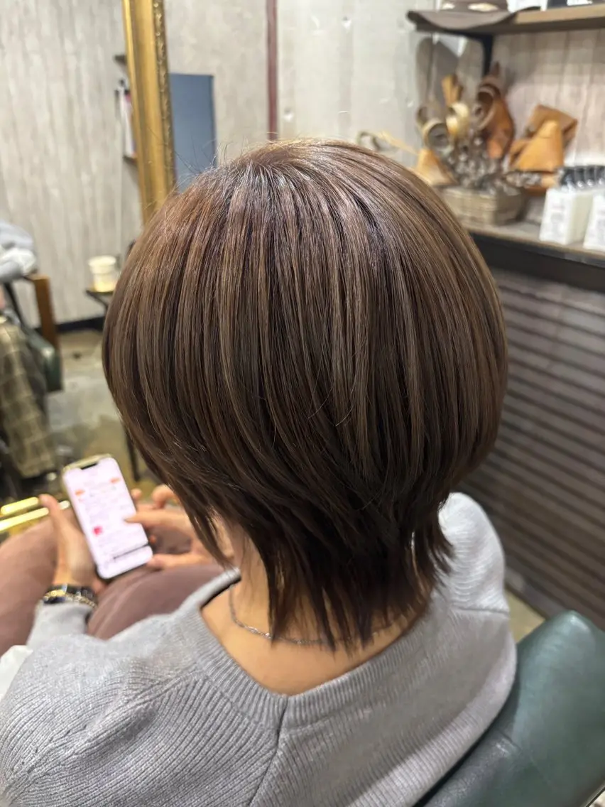 ショート カラー グレージュ チフミ【下北沢🪐 艶カラー🫧】のヘアスタイル