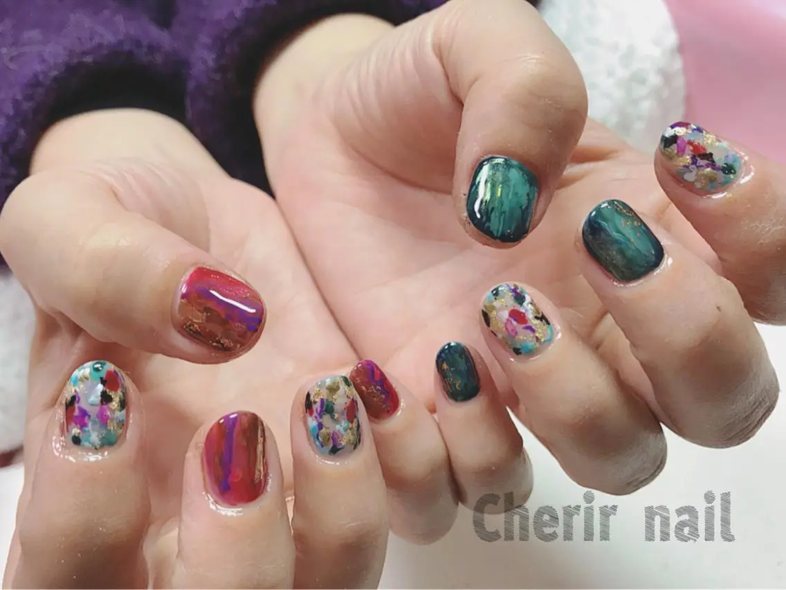 ネイル アートネイル グリーン ニュアンスネイル ショートネイル ハンドネイル Cherirnail kaoriのネイルデザイン