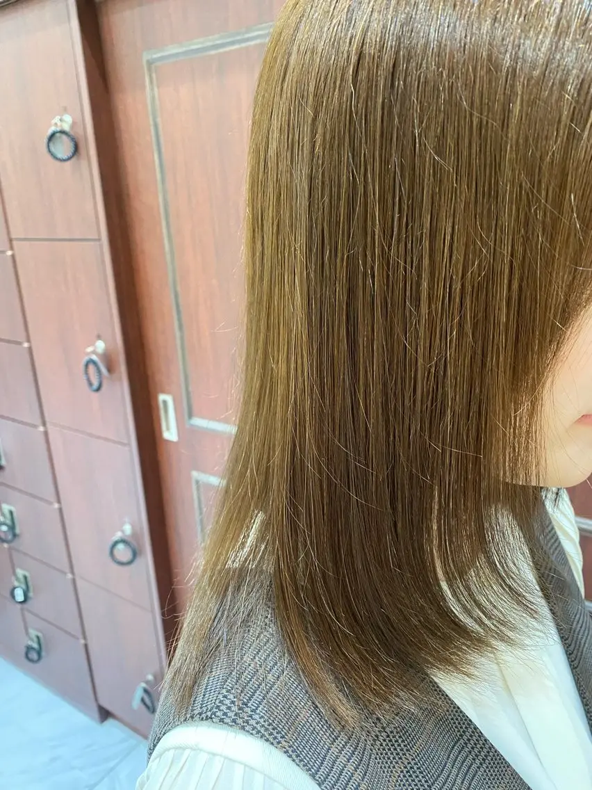 ミディアム レイヤーカット 佐藤 優衣のヘアスタイル