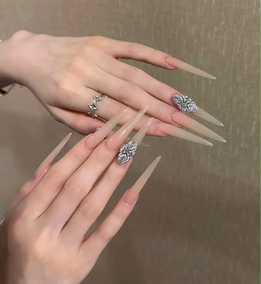 ネイル ハンドネイル ハンドケア Aria Nail Beautyのネイルデザイン