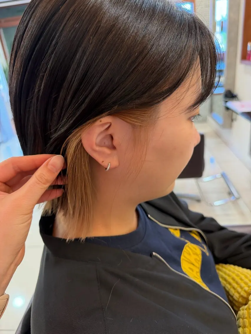 ショート カラー 林 莉瑠のヘアスタイル