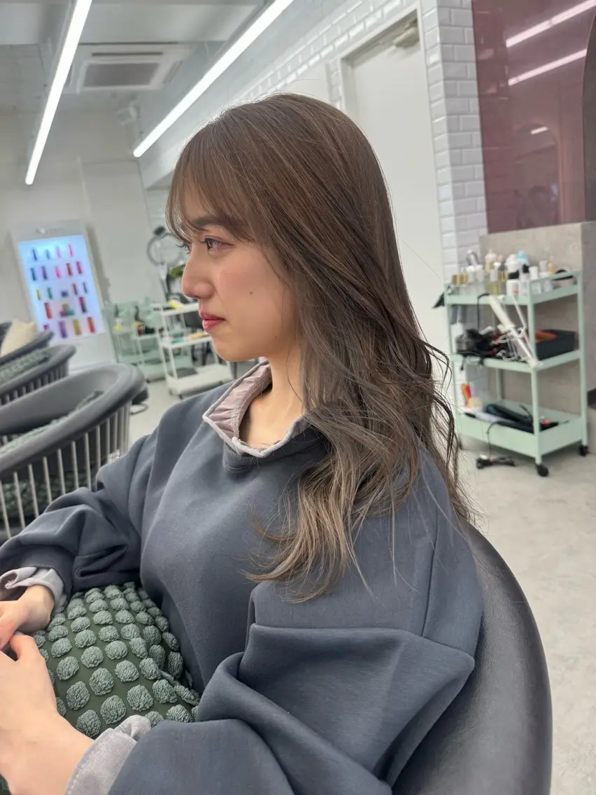セミロング カラー ブリーチ グレージュ インナーカラー カット ヘアカラー トリートメント ブリーチ特化 梅田本多翔のヘアスタイル
