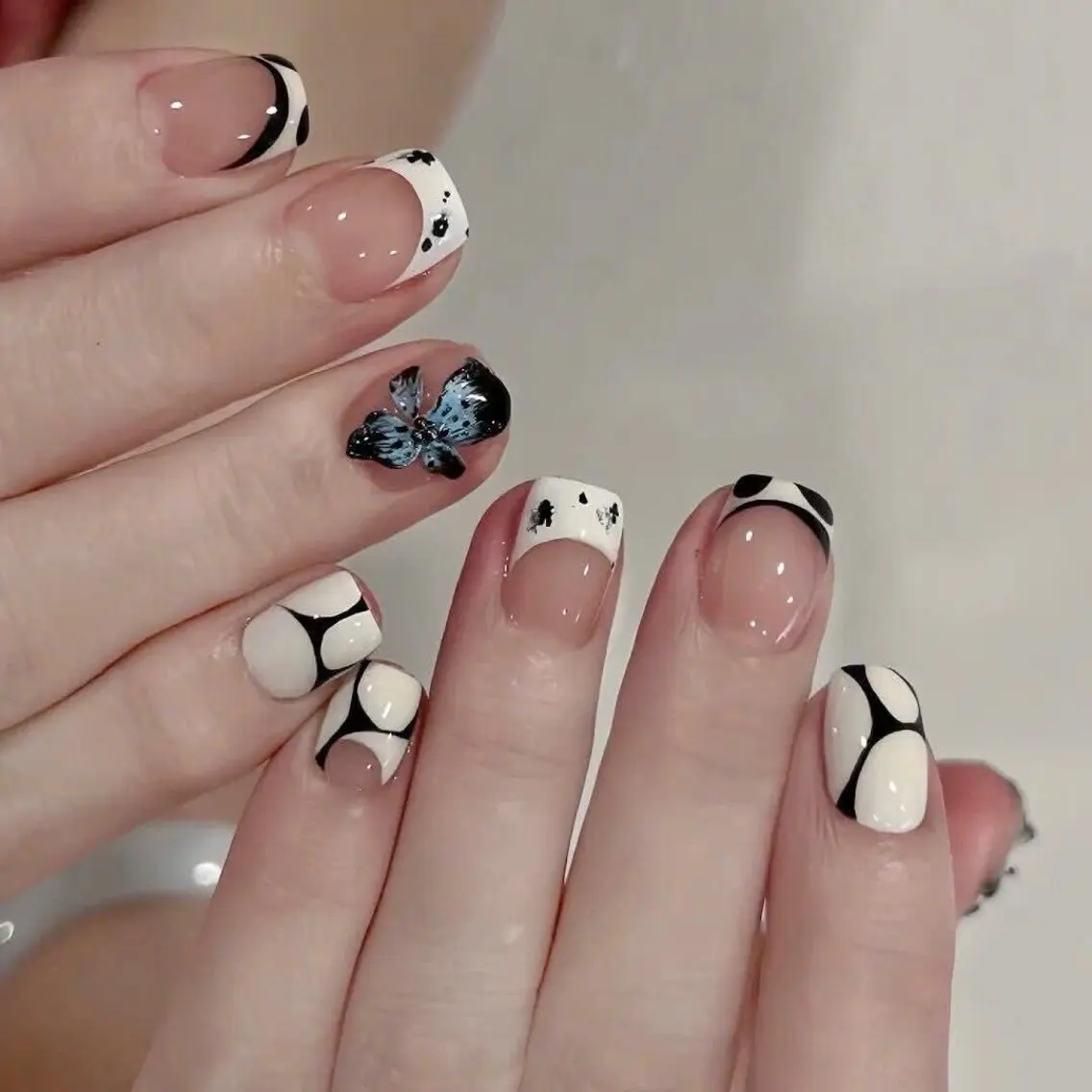 ネイル フレンチネイル ジェルネイル 韓国ネイル ショートネイル 春ネイル ハンドネイル Blingg NailStudioのネイルデザイン