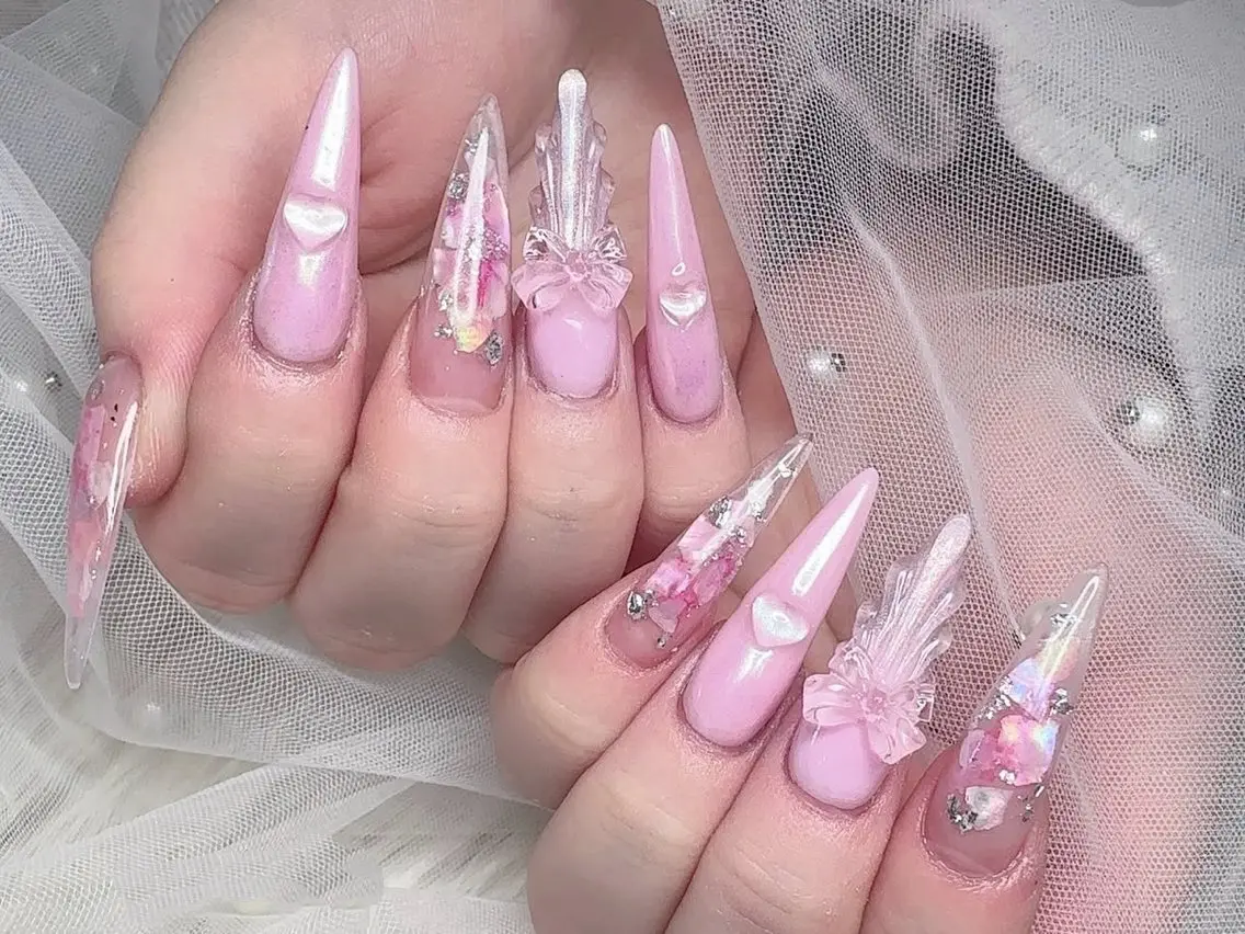 メンズ ネイル メンズ韓国風 アートネイル フレンチネイル ジェルネイル キラキラネイル Bloom スカルプ専門店のネイルデザイン