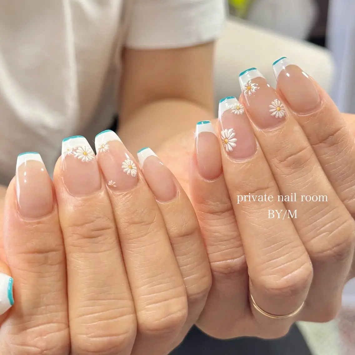 ネイル ブルー フレンチネイル 持ち込み BY / Mのネイルデザイン