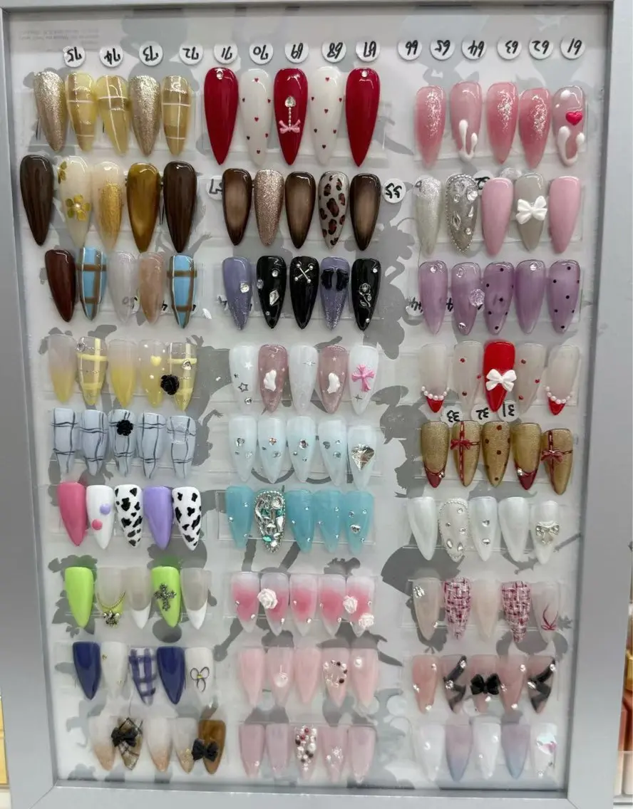 ★「自爪」定額デザイン¥7990の写真