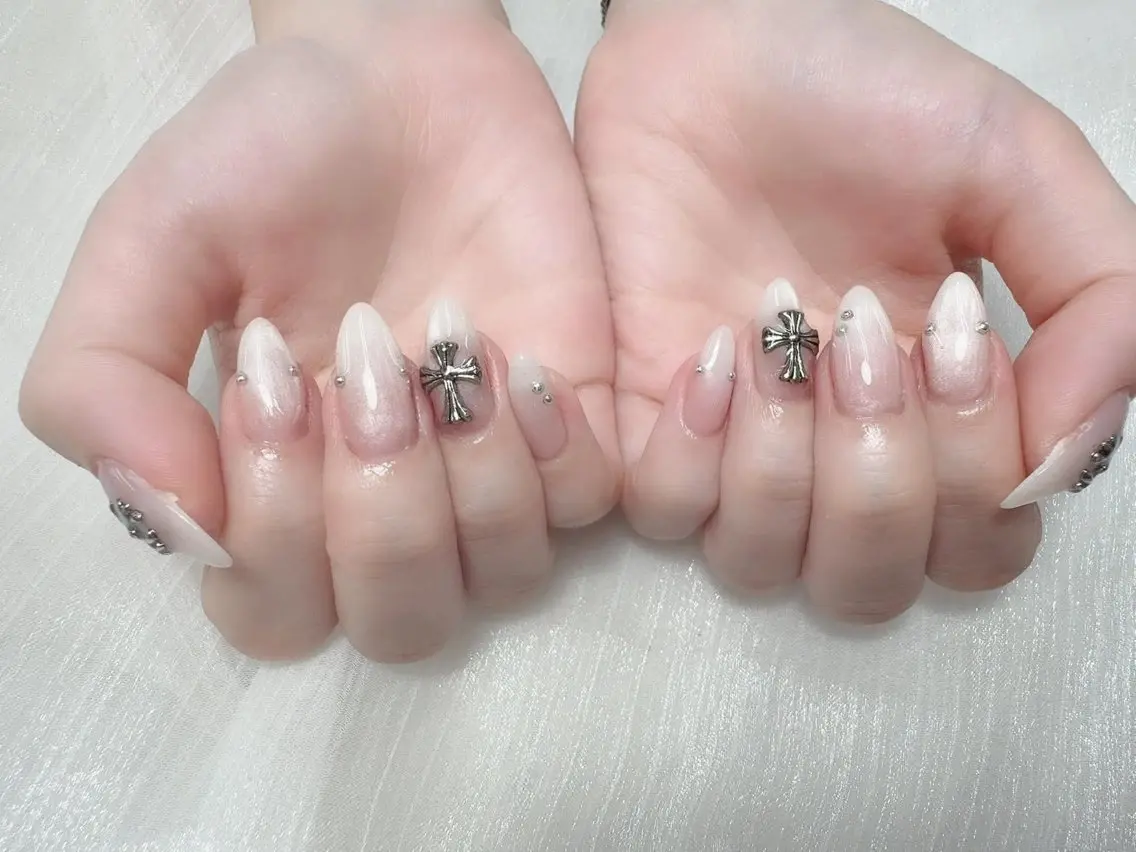 ネイル フレンチネイル 韓国ネイル マグネットネイル ニュアンスネイル オフィスネイル ハンドネイル ハンドケア Hara Nail 【持ち込みOK】のネイルデザイン