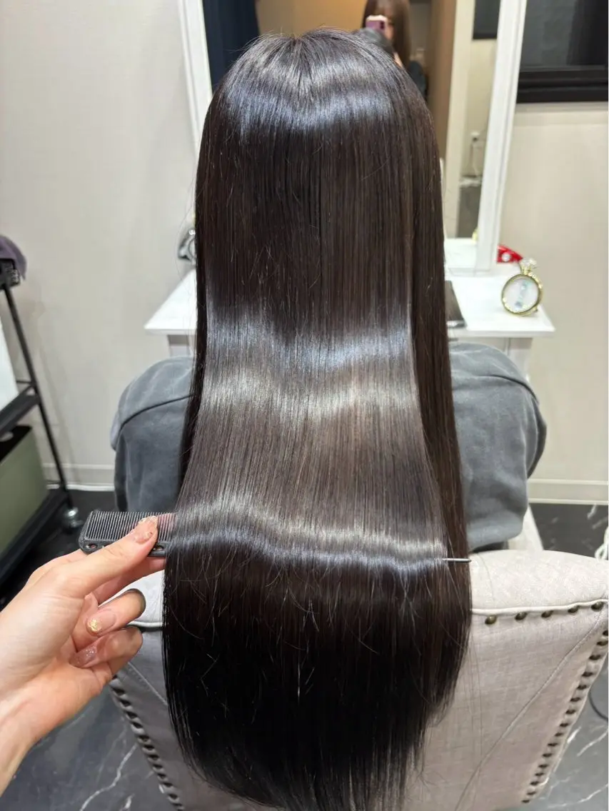 ロング カラー ナガラ エイジのヘアスタイル