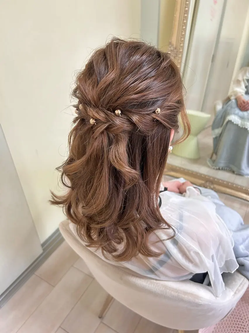 セミロング ヘアアレンジ ハーフアップ タニモト ユイのヘアスタイル