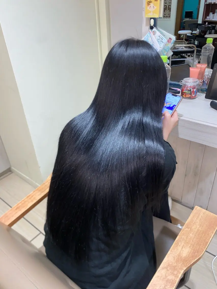 カラー 黒髪 ブリーチ ブルーカラー ブルーブラック 透明感カラー ayano/浦安 /デザインカラーのヘアスタイル