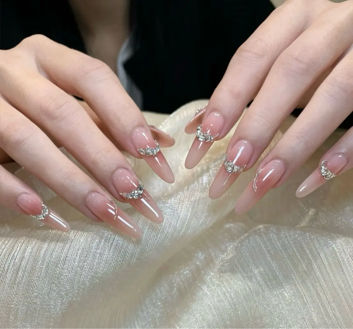 ネイル ハンドネイル Yuri ユリのネイルデザイン
