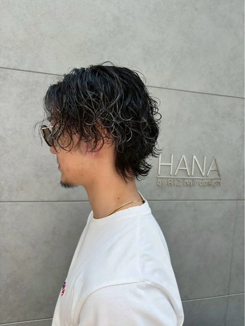 メンズ メンズハイライト メンズパーマ カット ヘアカラー HANA by RIZのヘアスタイル