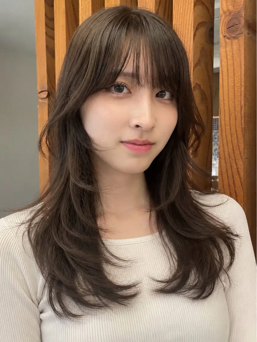 セミロング ハッシュカット カット リカ/レイヤーカット ・オリーブ🍀のヘアスタイル
