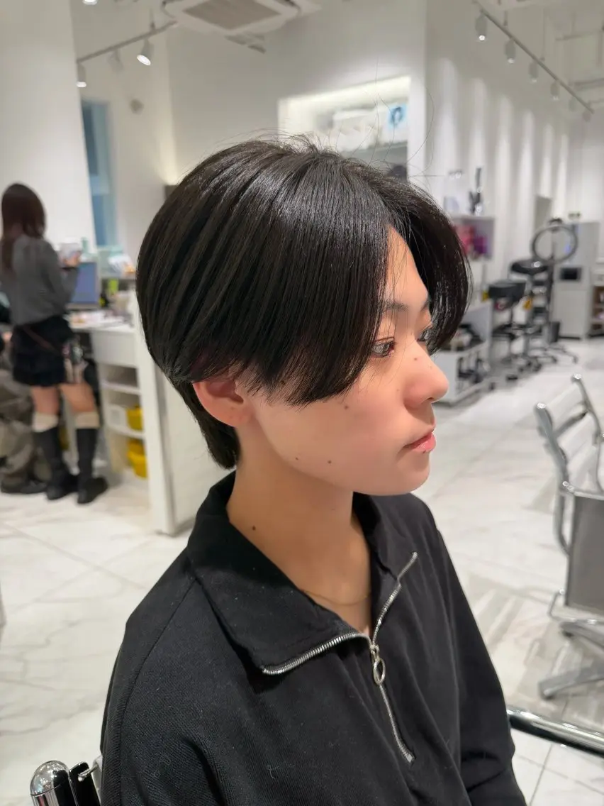 ショート カット 村泉 心のヘアスタイル